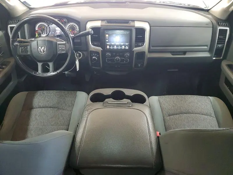 2013 RAM 1500 SLT  