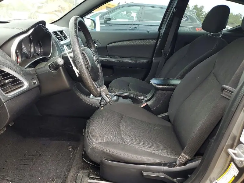 2013 DODGE AVENGER SE  
