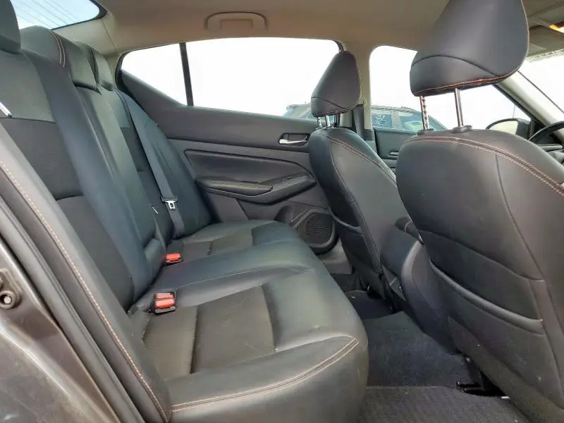 2021 NISSAN ALTIMA SR  