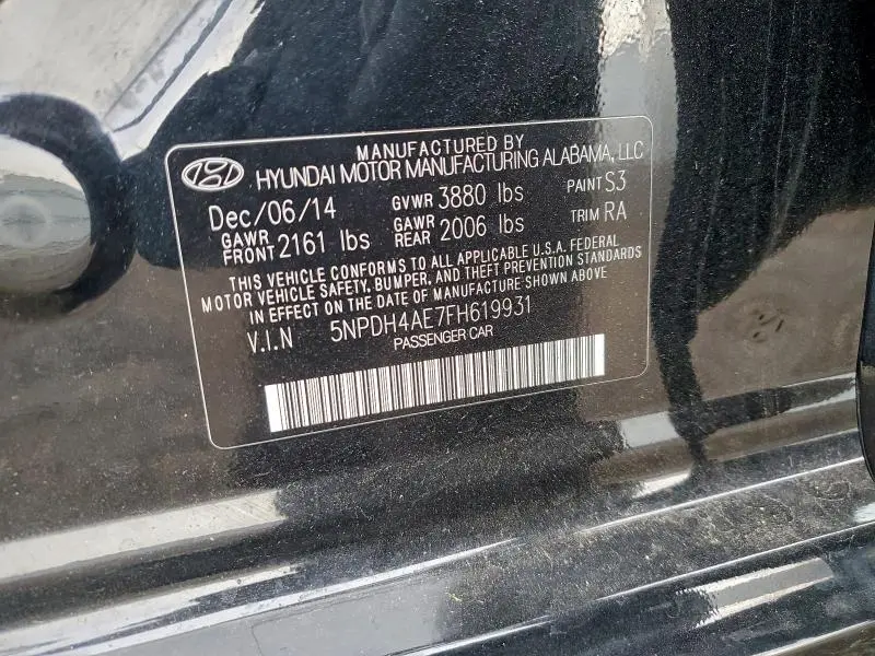 2015 HYUNDAI ELANTRA SE  