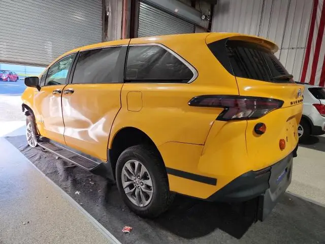 2023 TOYOTA SIENNA LE  