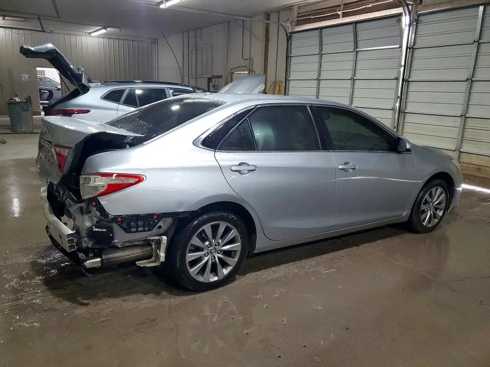 2015 TOYOTA CAMRY XLE  
