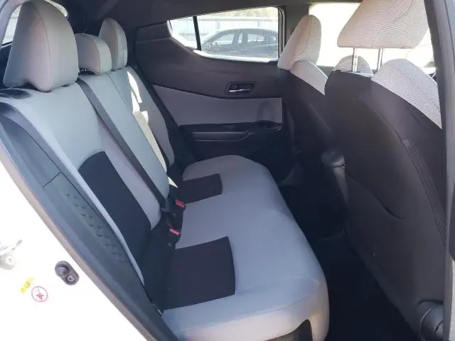 2019 TOYOTA C-HR XLE