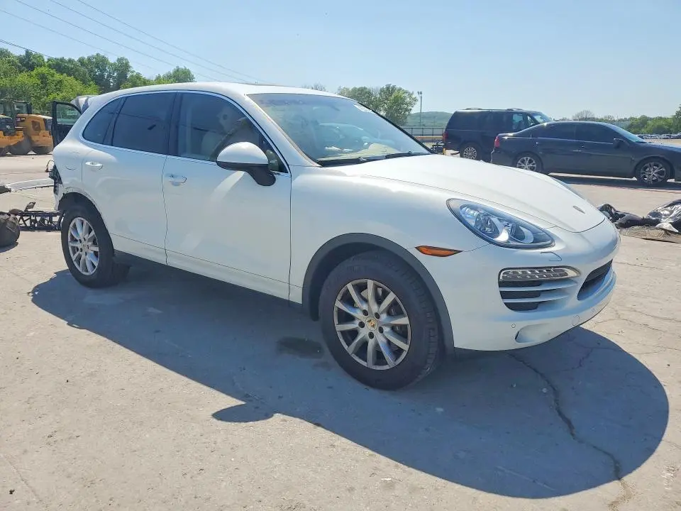 2013 PORSCHE CAYENNE   