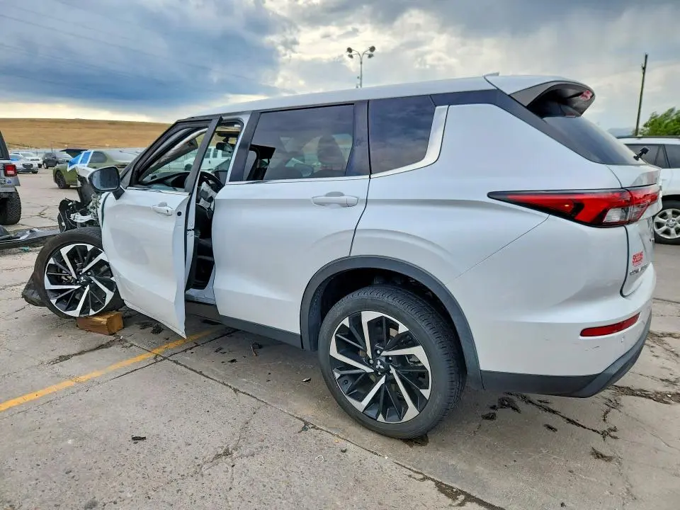 2022 MITSUBISHI OUTLANDER ES  