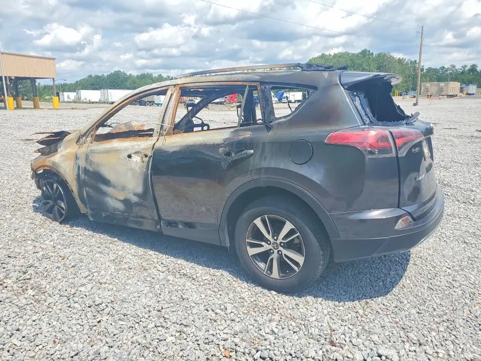 2017 TOYOTA RAV4 XLE   