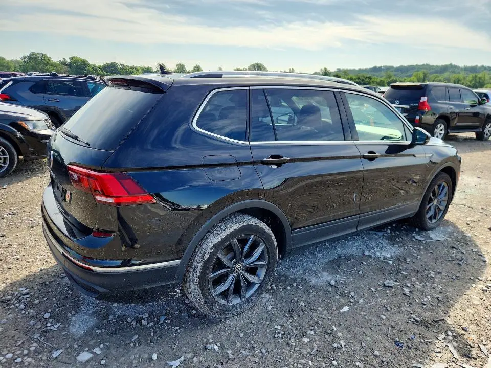 2022 VOLKSWAGEN TIGUAN SE  