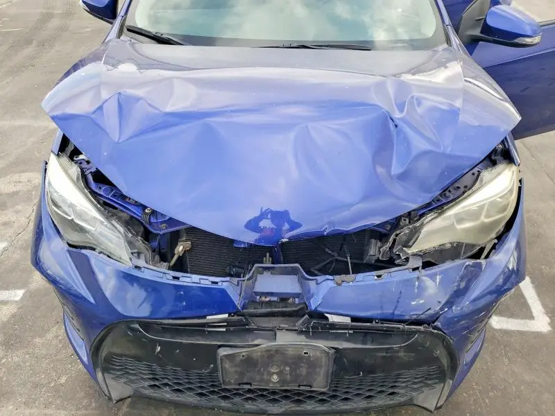 2017 TOYOTA COROLLA SE  