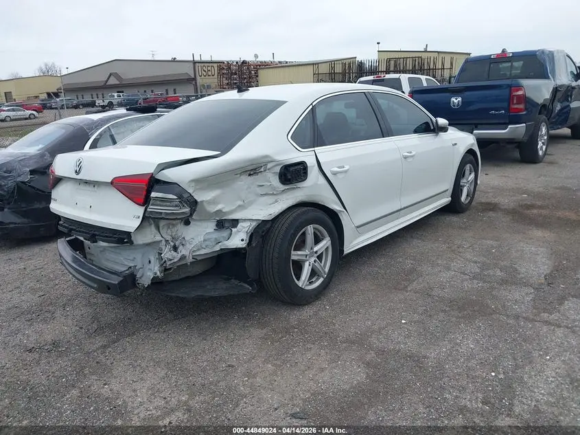 2017 VOLKSWAGEN PASSAT 1.8T R-LINE