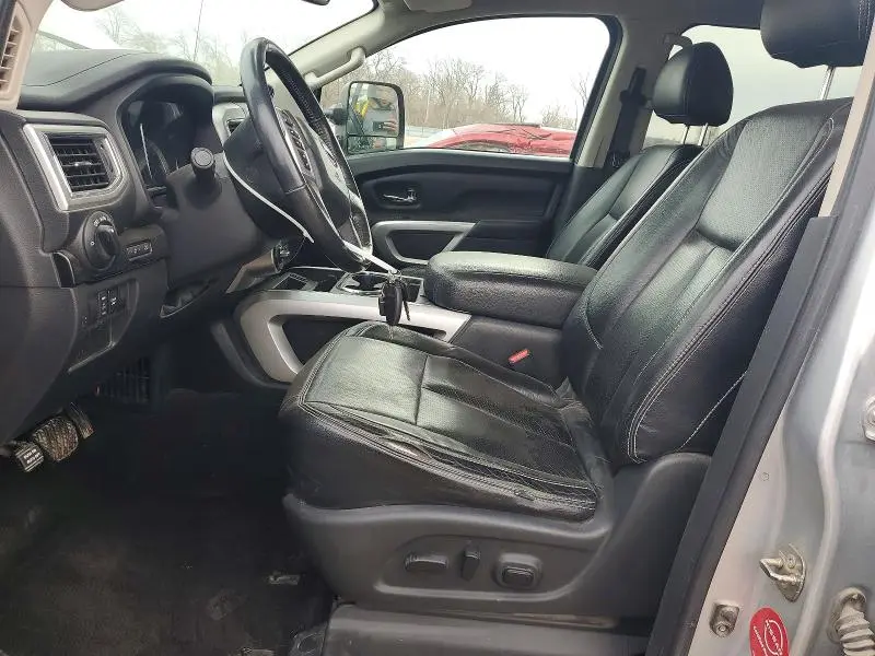 2019 NISSAN TITAN SV  