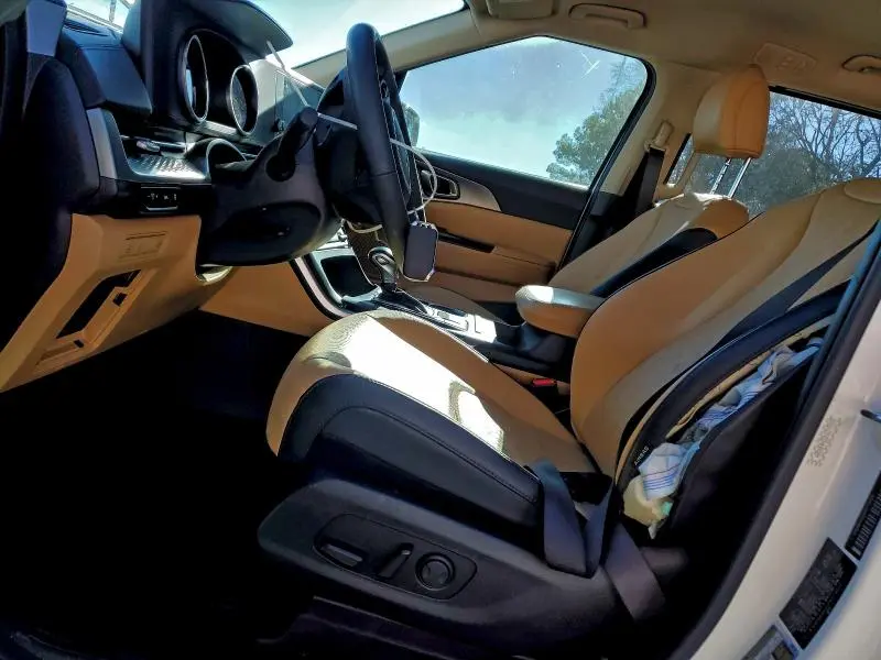 2023 KIA CARNIVAL LX  