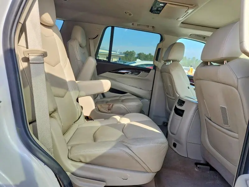 2017 CADILLAC ESCALADE LUXURY  