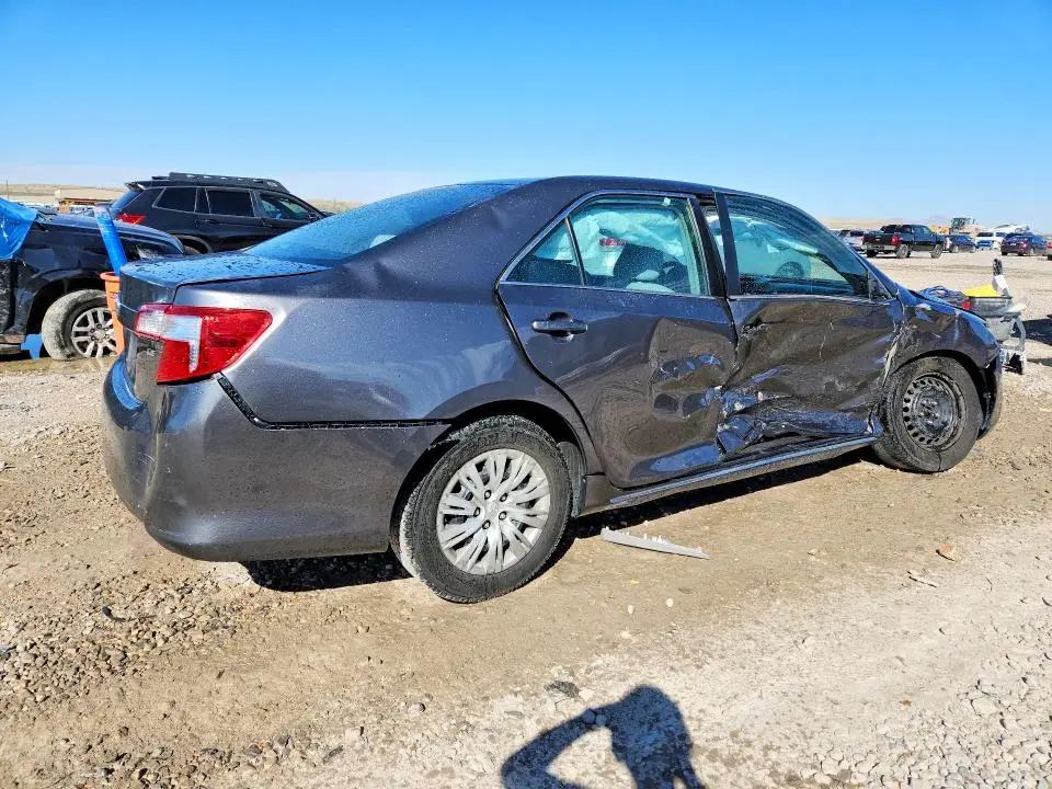 2014 TOYOTA CAMRY LE  
