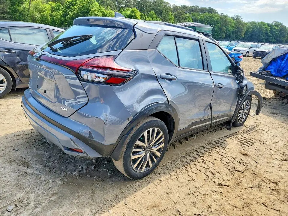 2023 NISSAN KICKS SR  