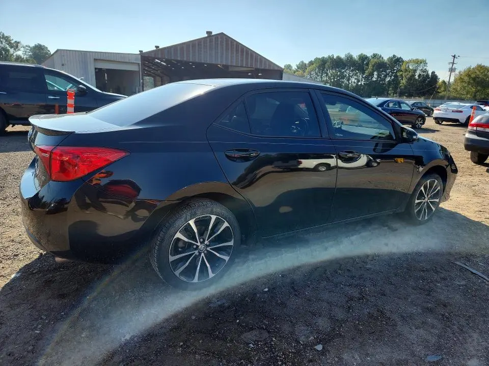 2018 TOYOTA COROLLA SE  