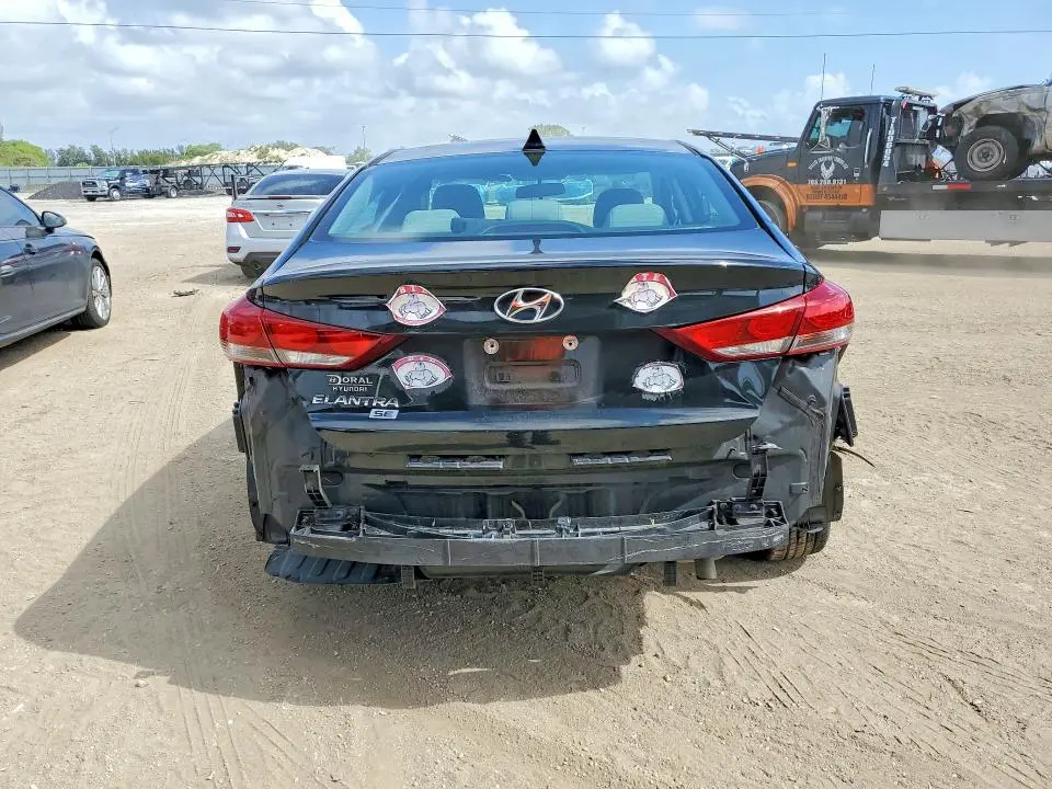 2017 HYUNDAI ELANTRA SE  