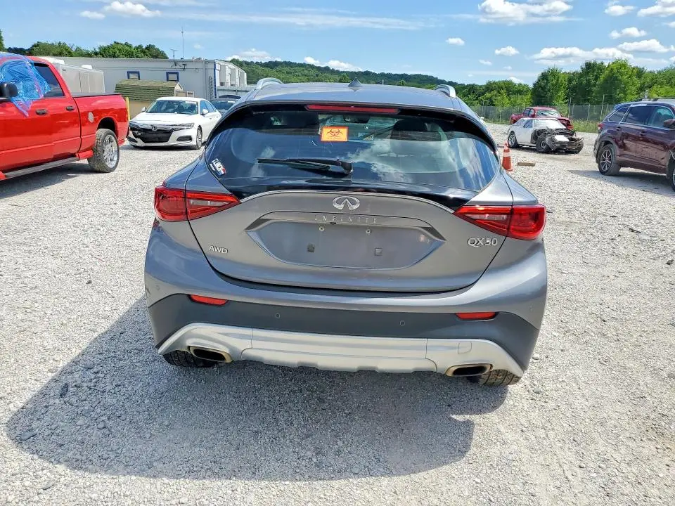 2017 INFINITI QX30 PREMIUM  