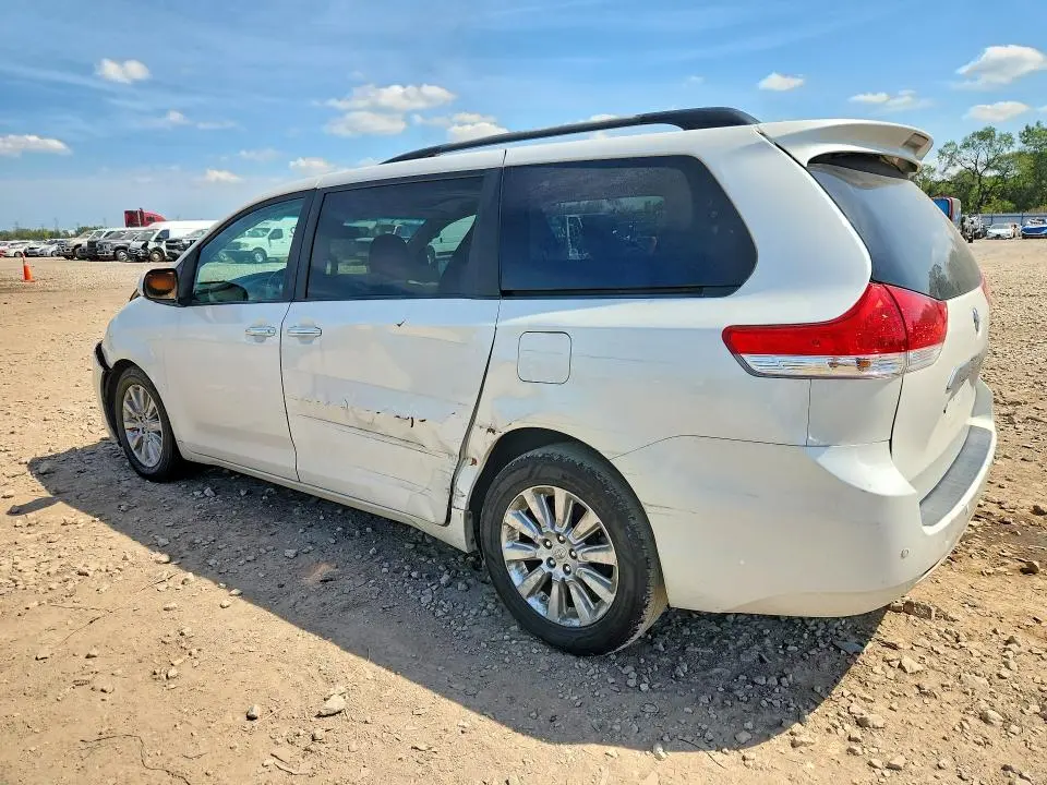2011 TOYOTA SIENNA LIMITED 7-PASSENGER  