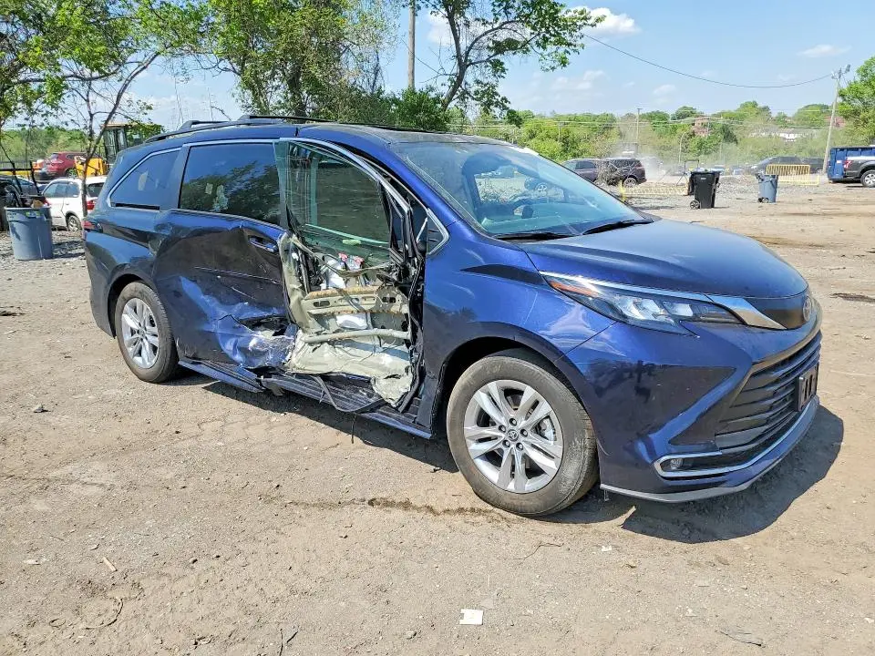 2024 TOYOTA SIENNA XLE 7-PASSENGER  