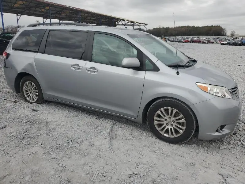 2014 TOYOTA SIENNA XLE  