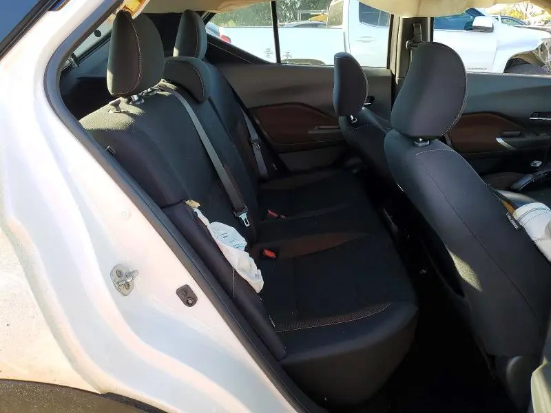 2022 NISSAN KICKS SR  