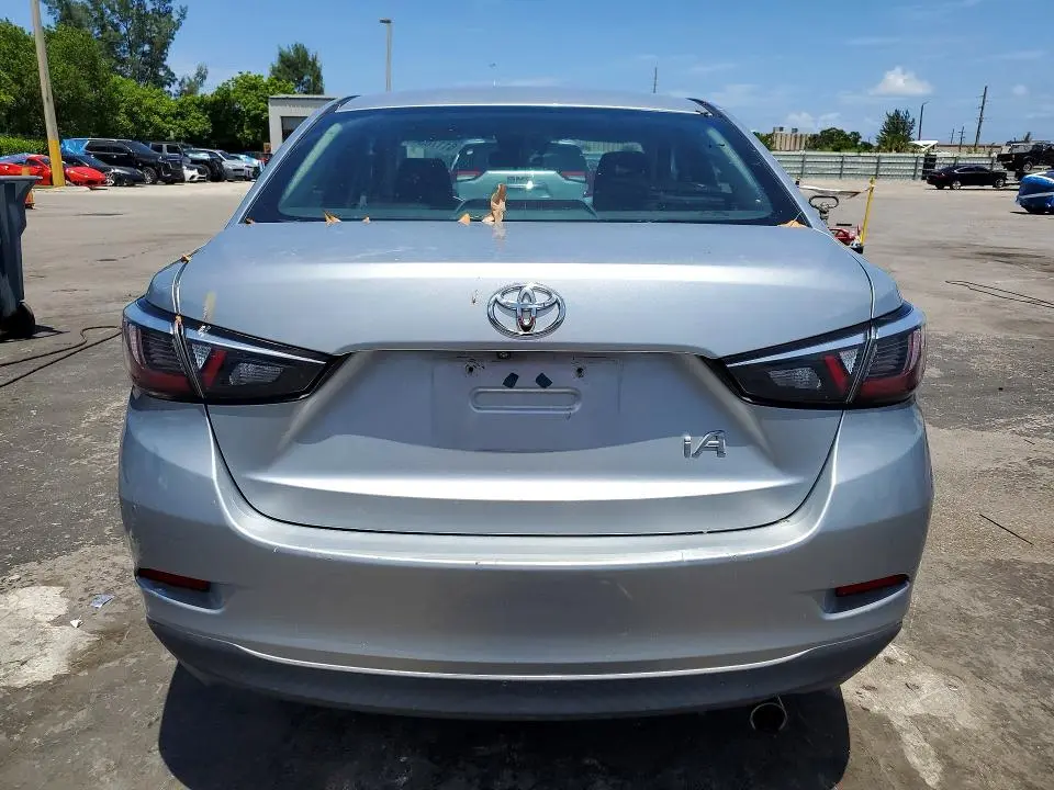 2018 TOYOTA YARIS IA BASE  