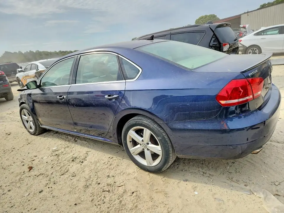 2013 VOLKSWAGEN PASSAT SE  