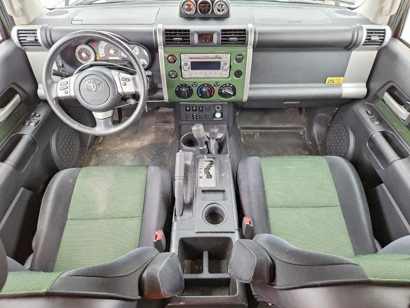2011 TOYOTA FJ CRUISER BASE  