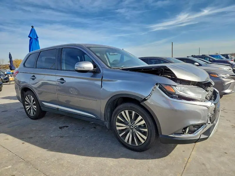 2019 MITSUBISHI OUTLANDER SE  