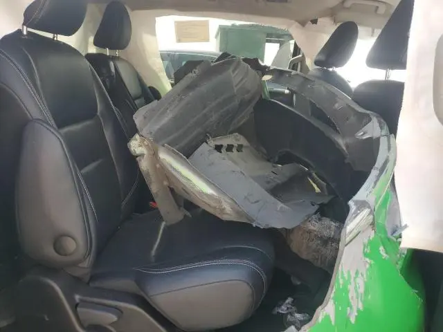 2016 TOYOTA SIENNA SE  