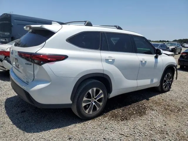 2022 TOYOTA HIGHLANDER HYBRID XLE  