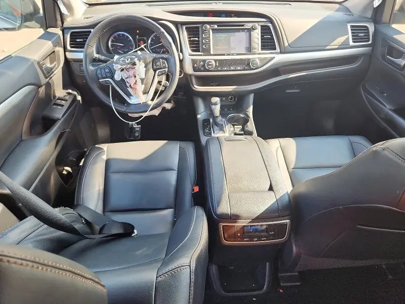2019 TOYOTA HIGHLANDER XLE  