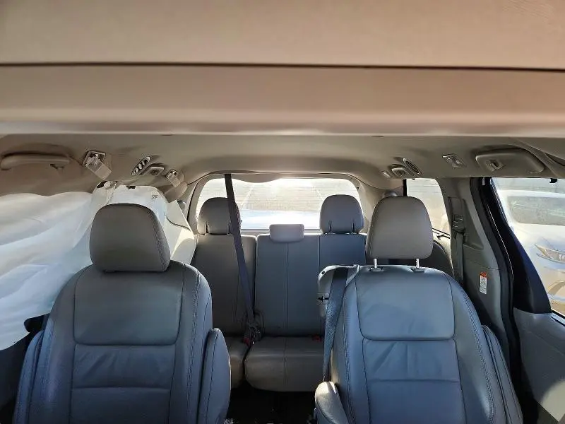 2017 TOYOTA SIENNA XLE 8-PASSENGER  
