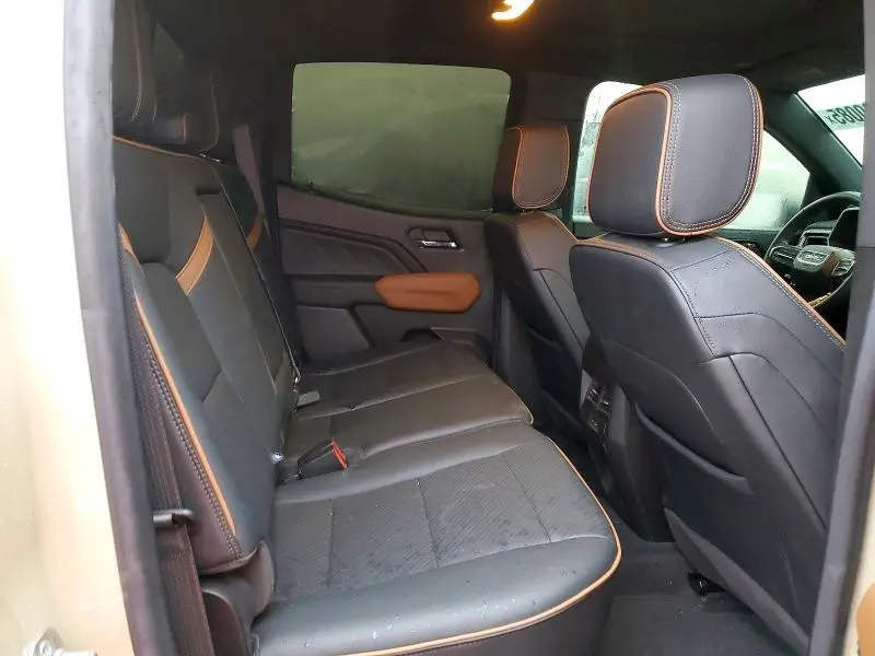 2024 GMC CANYON AT4  