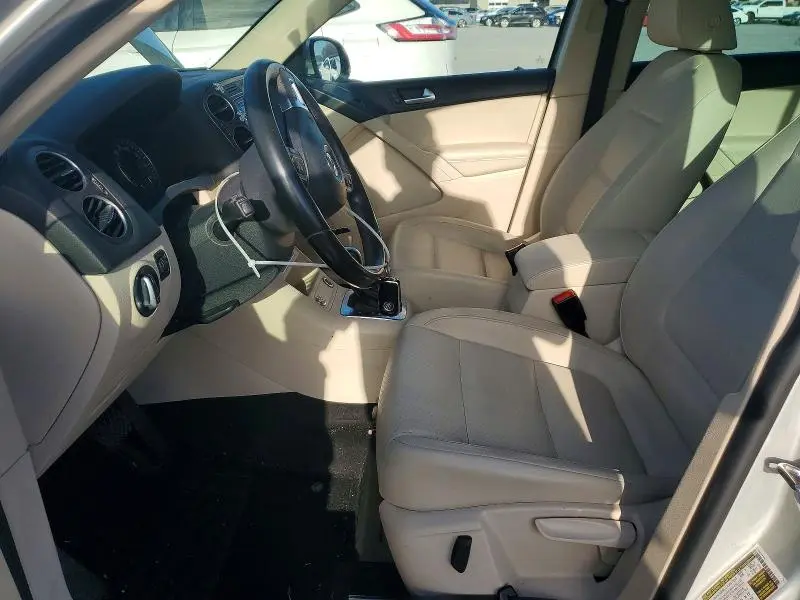 2014 VOLKSWAGEN TIGUAN S  