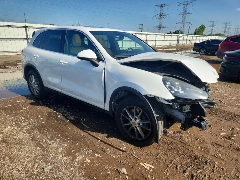 2016 PORSCHE CAYENNE   
