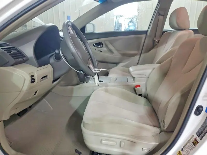 2011 TOYOTA CAMRY LE V6  
