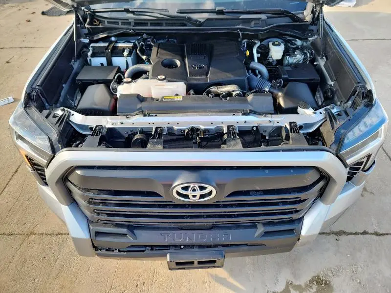 2024 TOYOTA TUNDRA CREWMAX SR  