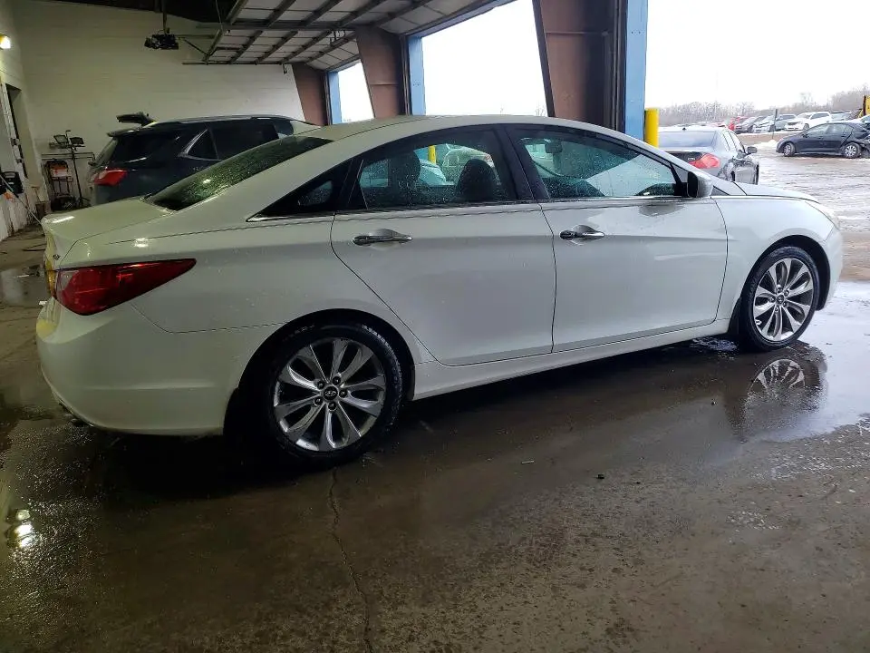 2011 HYUNDAI SONATA SE  