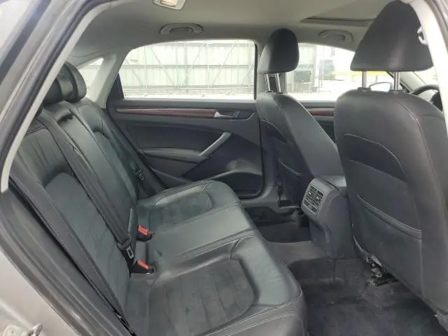 2013 VOLKSWAGEN PASSAT SEL  
