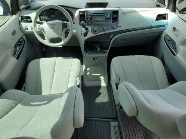 2014 TOYOTA SIENNA   