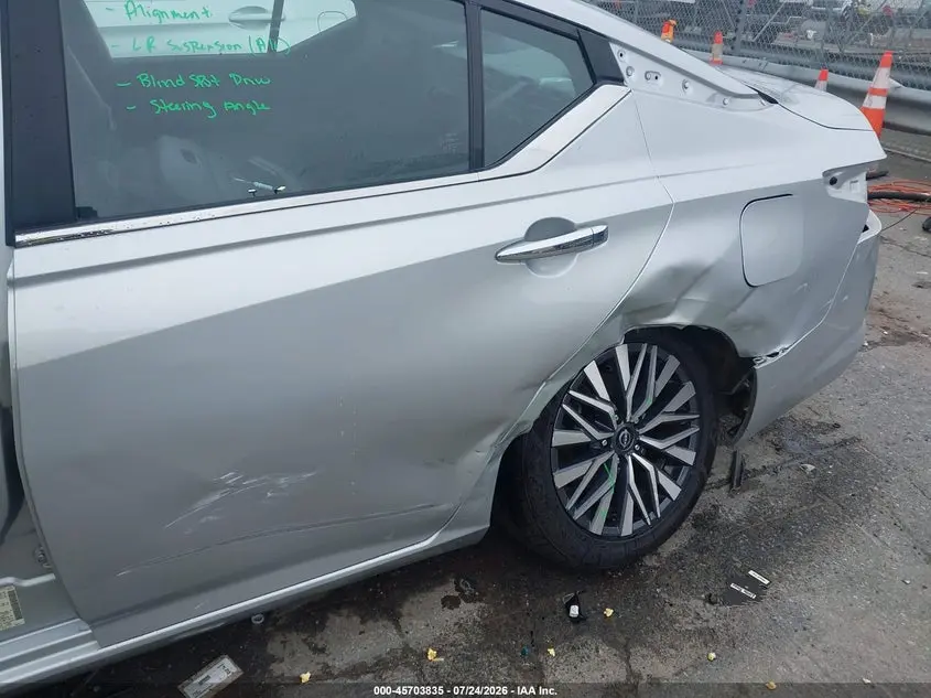 2023 NISSAN ALTIMA SV FWD