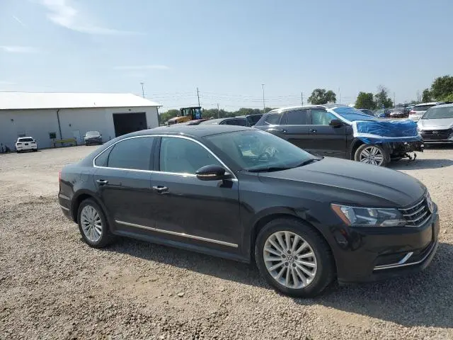2016 VOLKSWAGEN PASSAT SE  