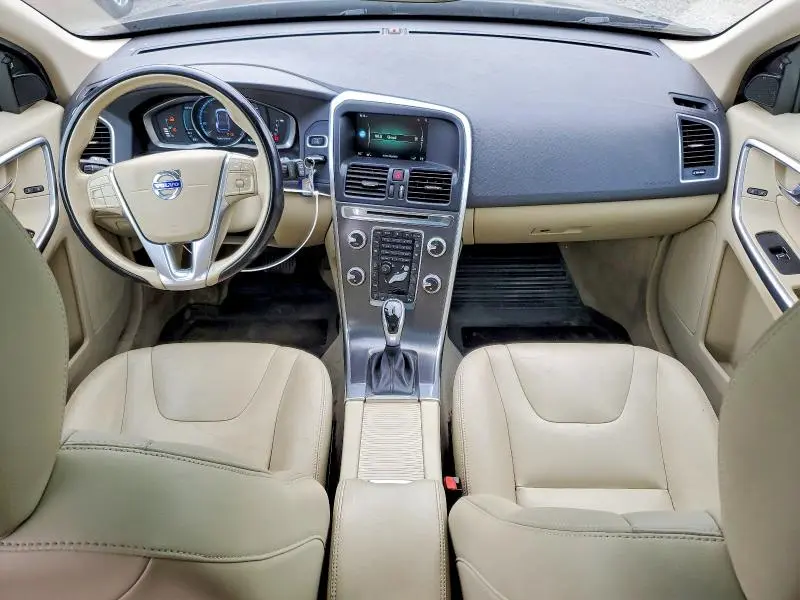 2016 VOLVO XC60 T5 PREMIER  