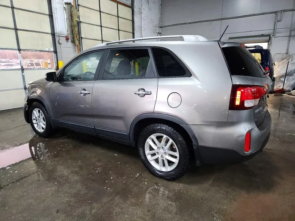 2015 KIA SORENTO LX  