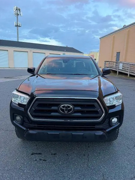 2020 TOYOTA TACOMA SR5  
