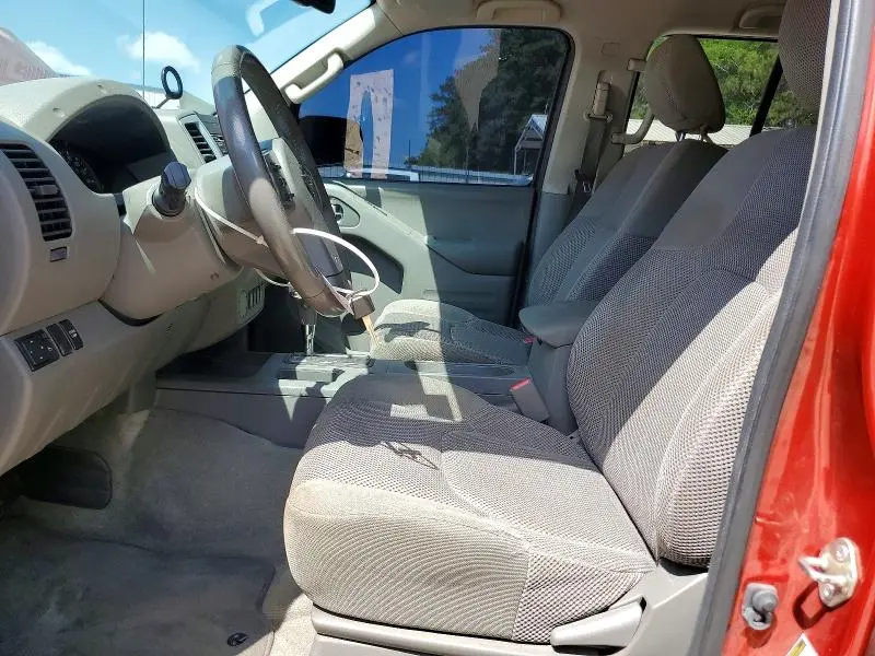 2016 NISSAN FRONTIER SV  
