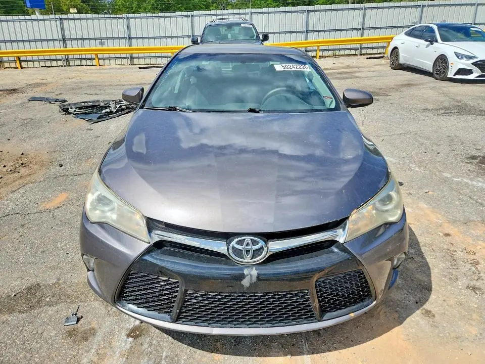 2015 TOYOTA CAMRY SE  