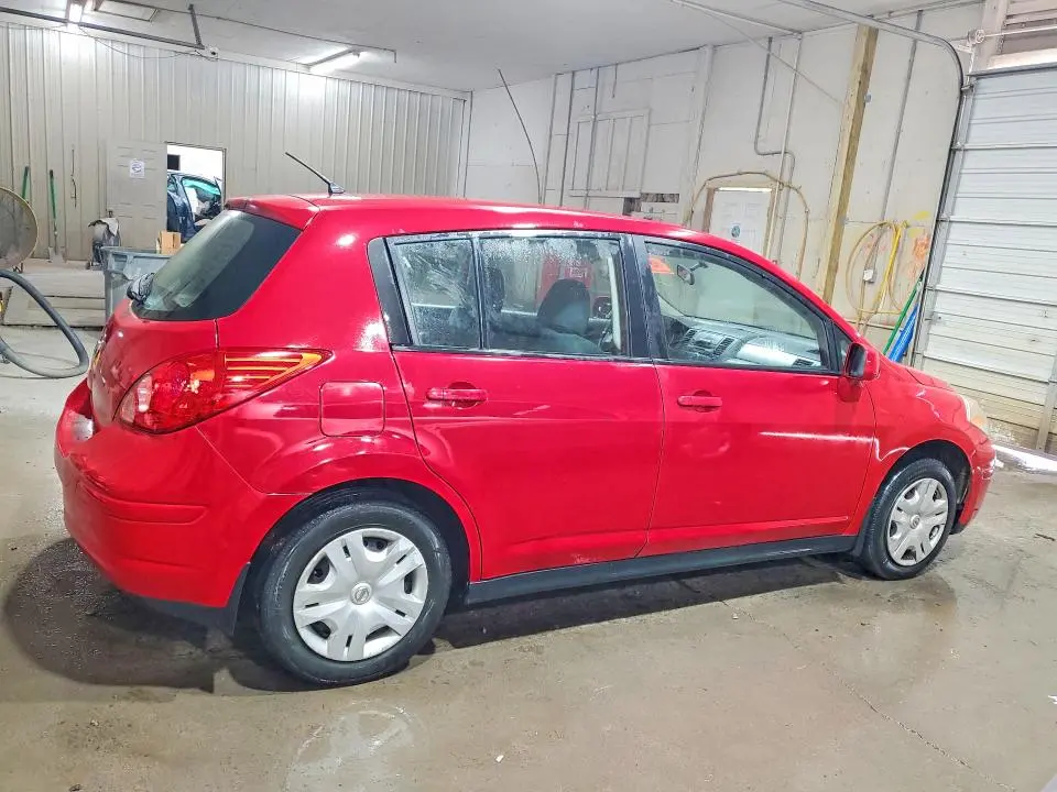 2011 NISSAN VERSA 1.8 S  