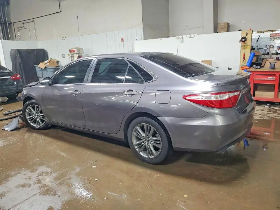 2017 TOYOTA CAMRY SE  